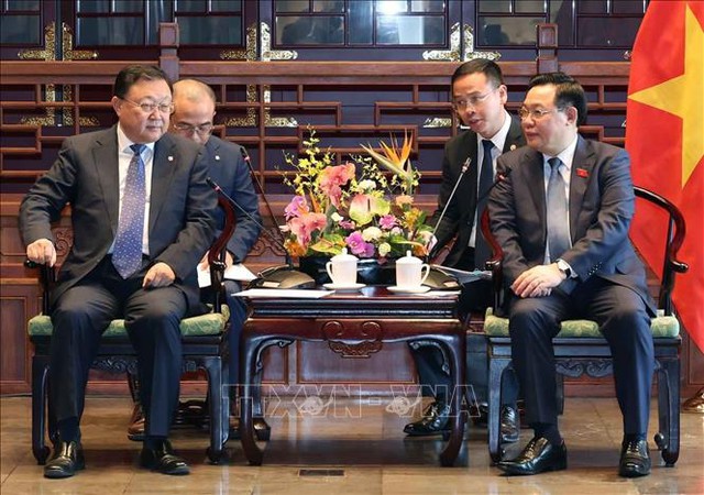 越南國會主席王廷惠會見中國知名企業(yè)代表